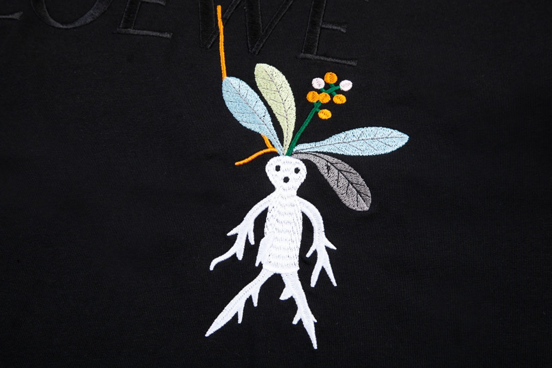 LO's Alphabet and ginseng elf embroidered T-shirt