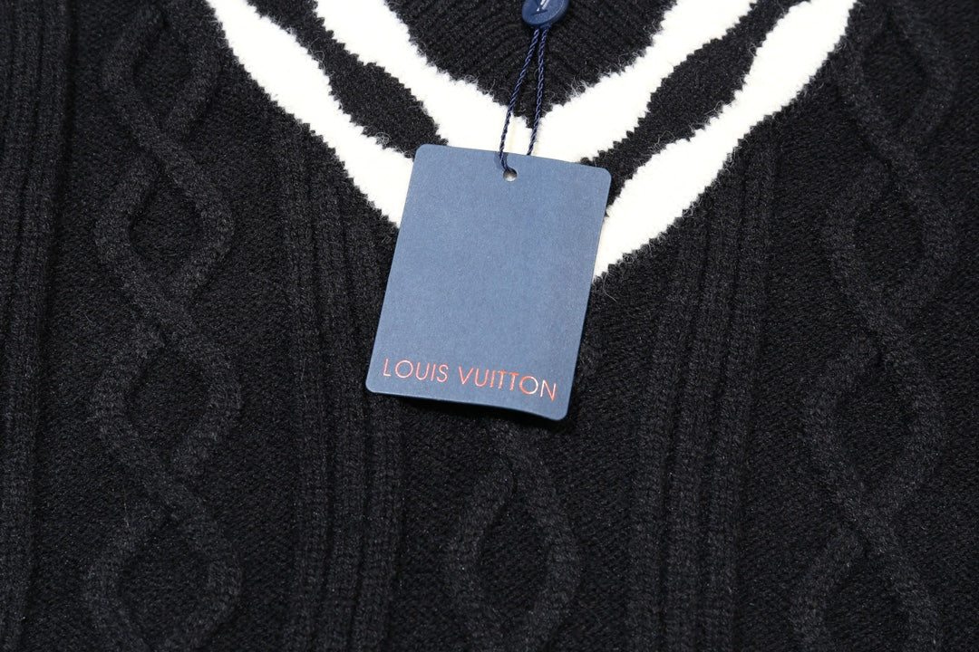 L's striped striped V-neck sweater sweatshirt