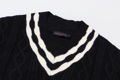 L's striped striped V-neck sweater sweatshirt