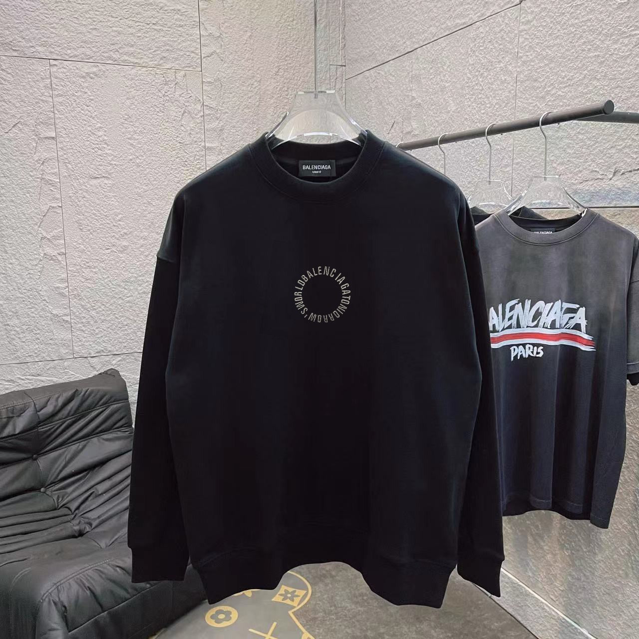 B's "Little Sun" logo embroidered sweatshirt