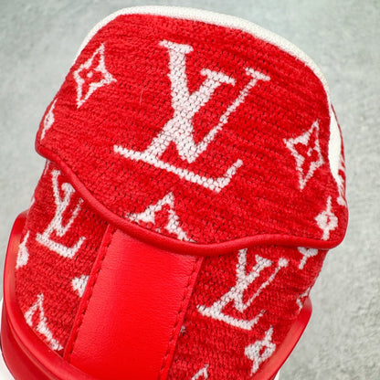 L's Red All Over Logo Confortable Sneakers