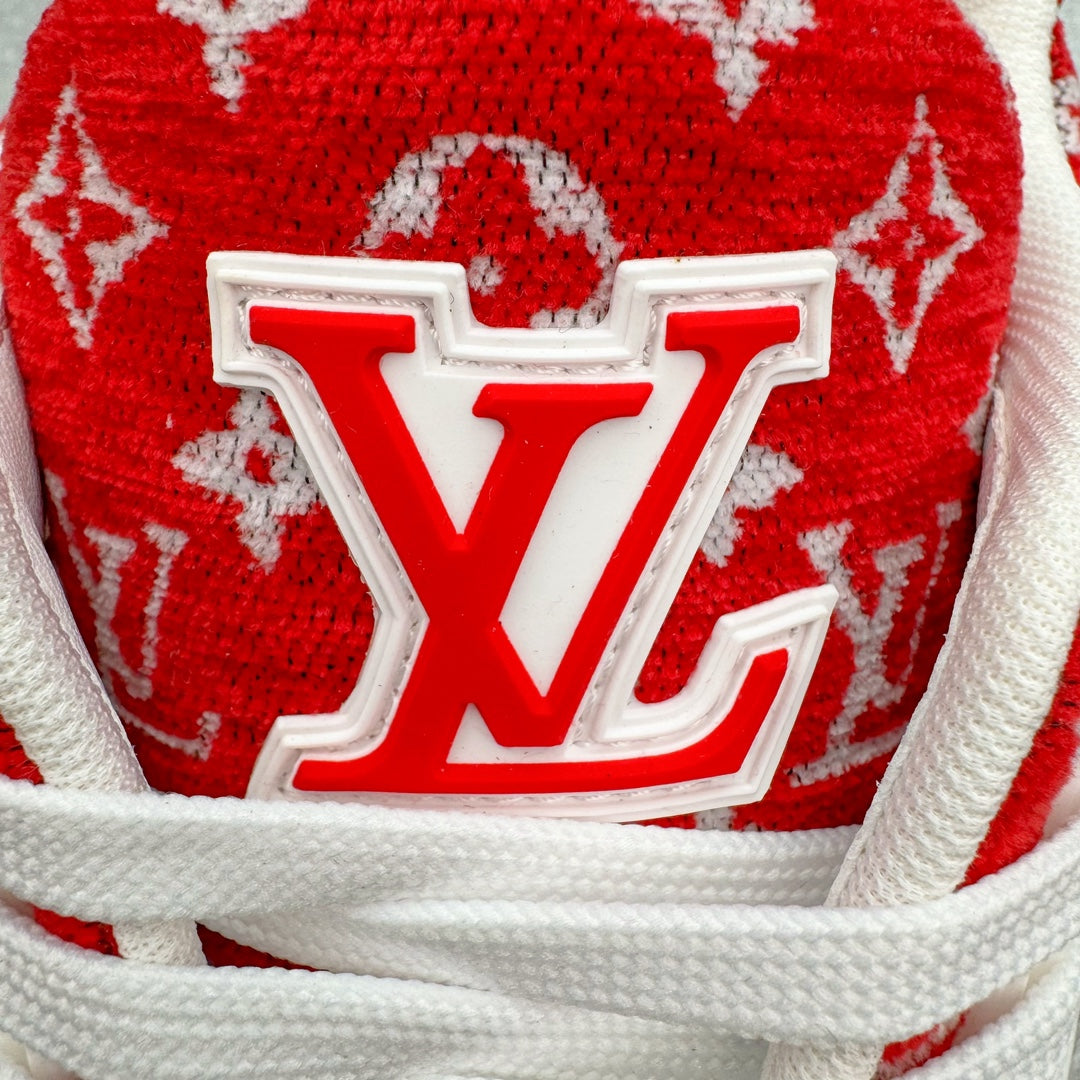 L's Red All Over Logo Confortable Sneakers