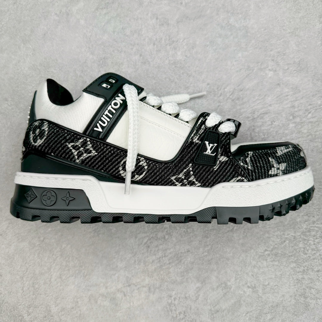 L's Black Logo And White Pattern Sneakers