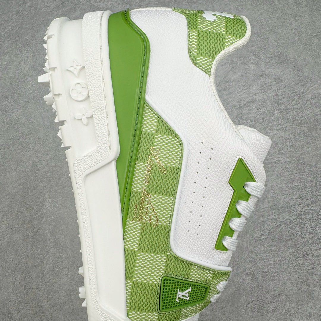 L's White Figure And Green Grid Sneakers