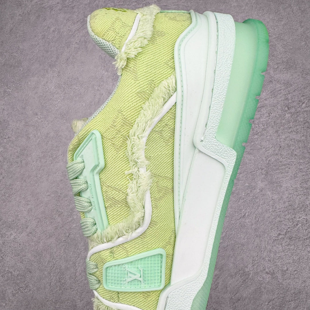 L's Fringed Confortable Sneakers (Green)