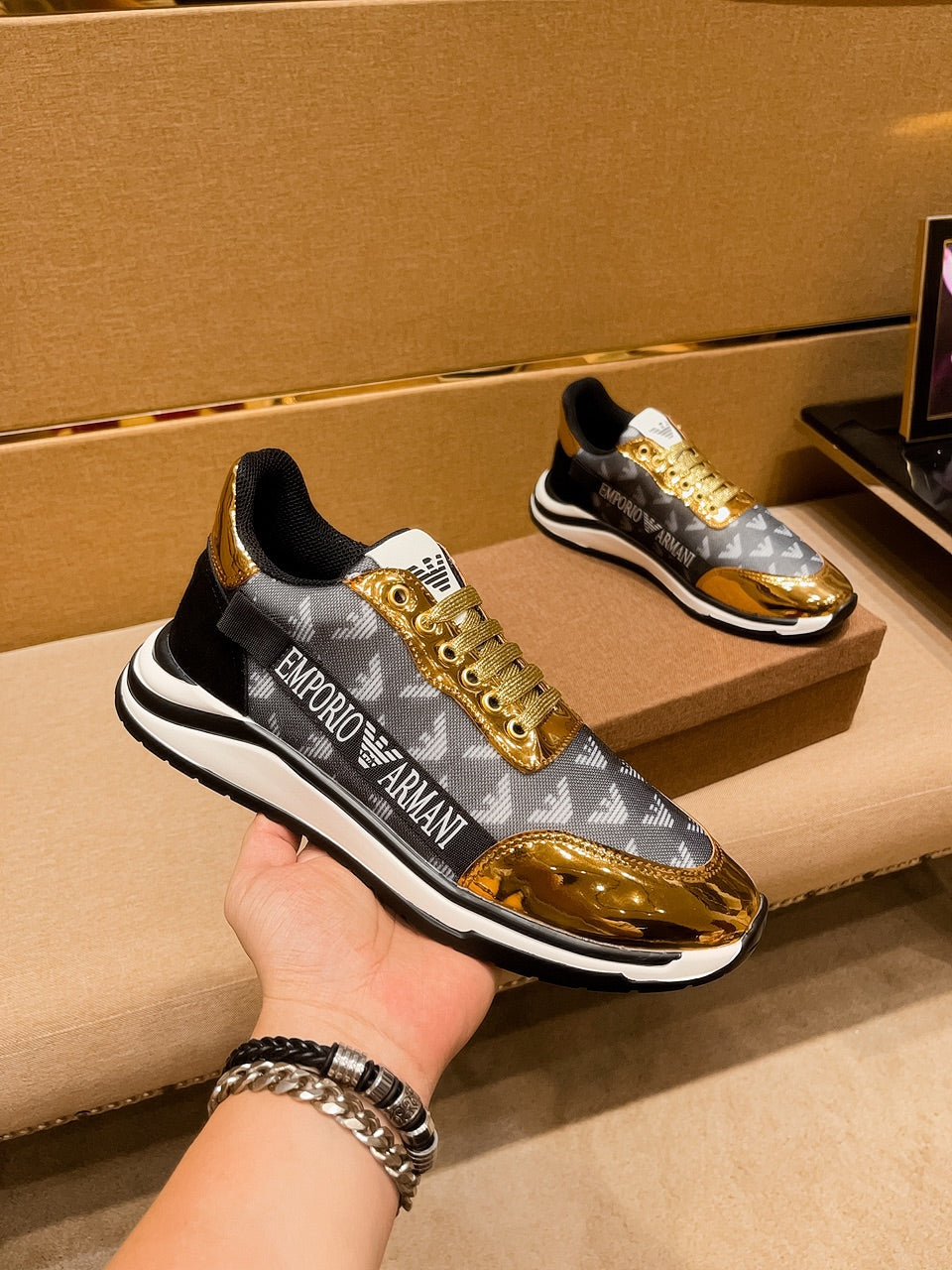 Lacquered gold high quality casual sneakers